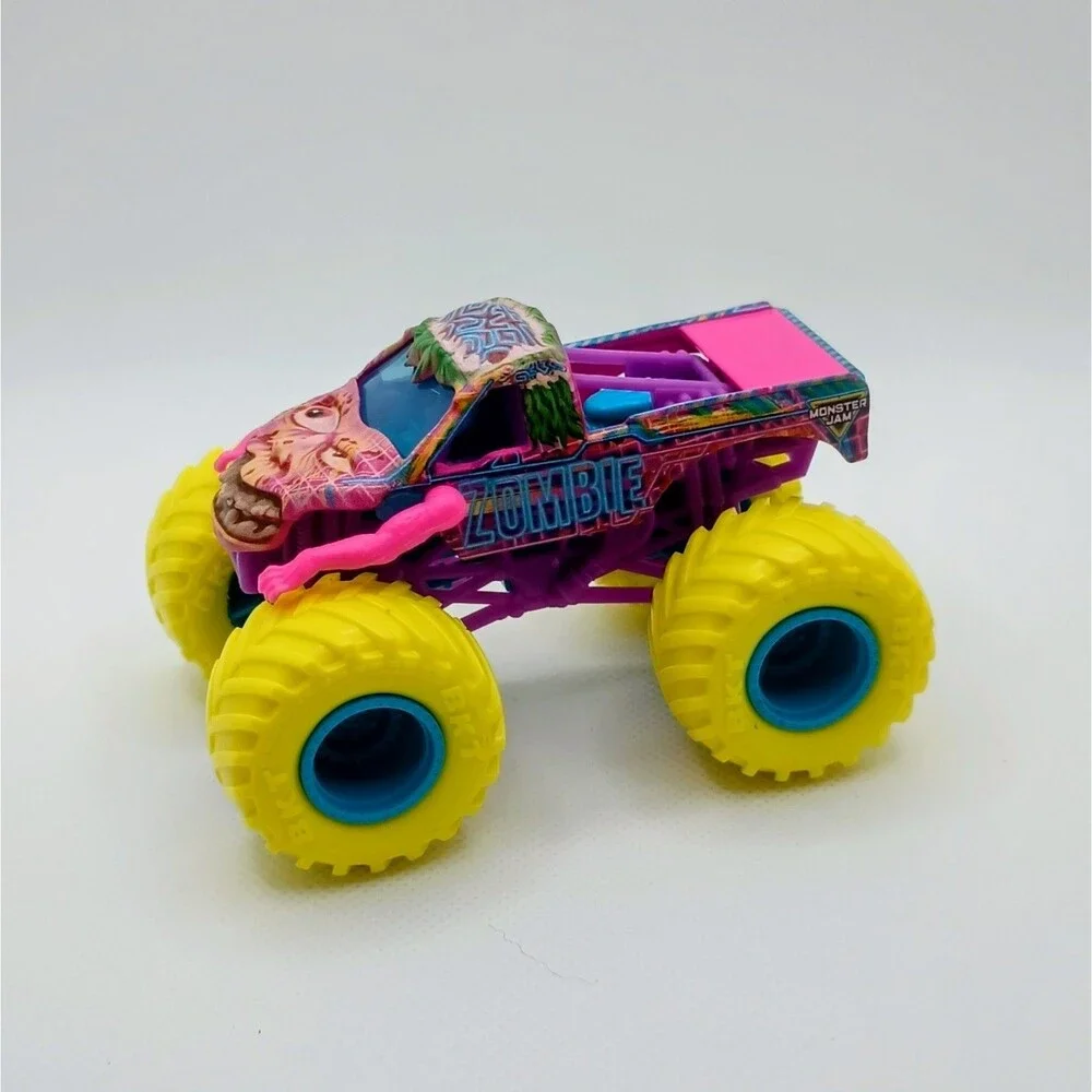 Spin Master Monster Jam Zombie Cyberflare Truck New 1:64 Pink Arms